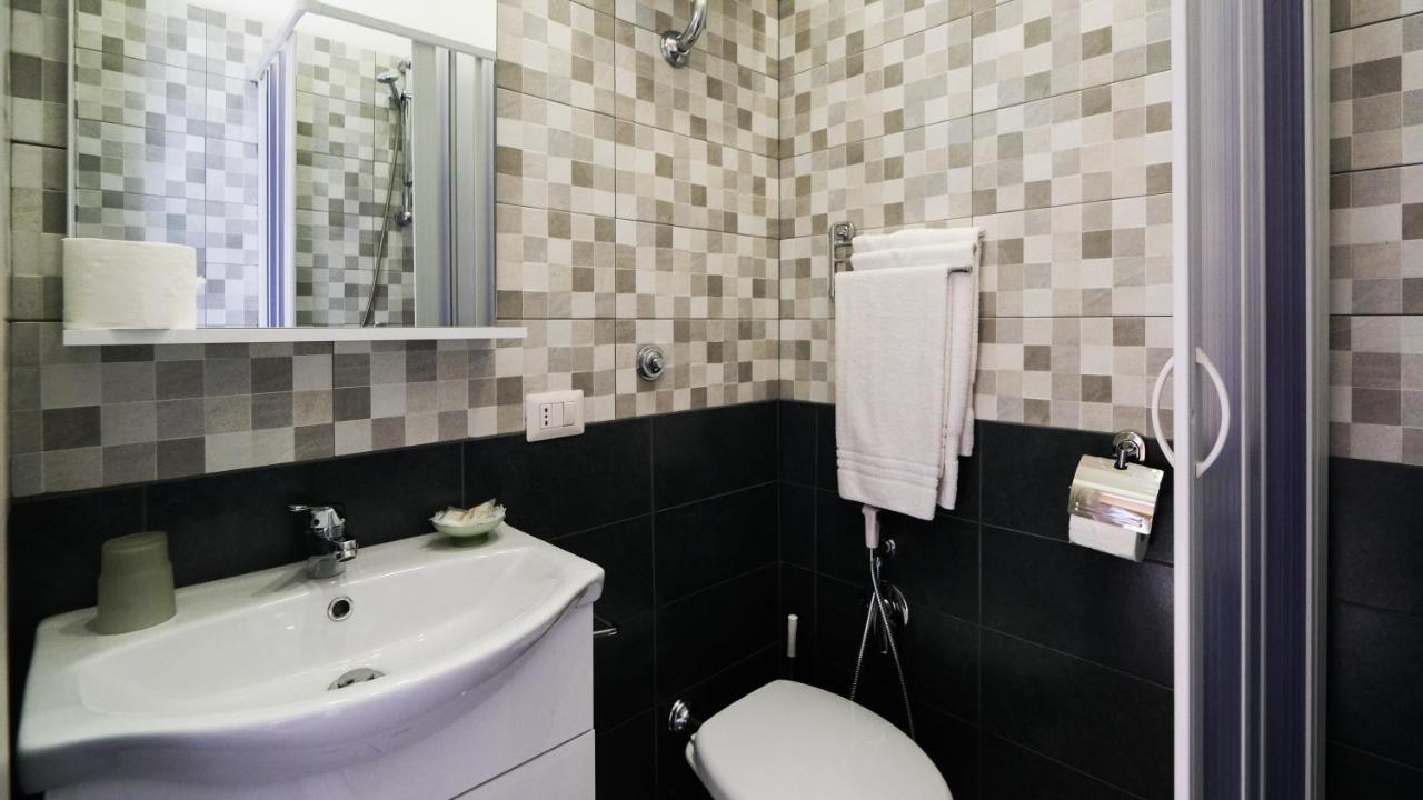 Royal Dante Bed and Breakfast Napels Buitenkant foto