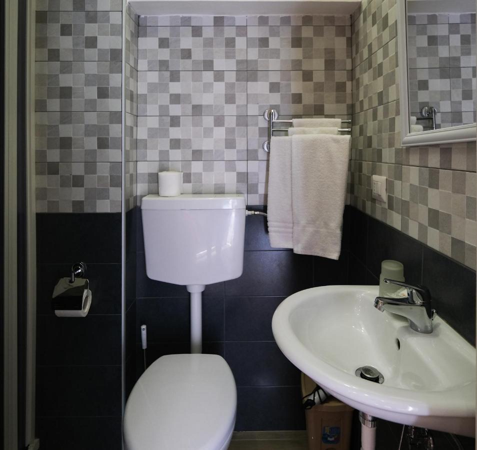 Royal Dante Bed and Breakfast Napels Buitenkant foto