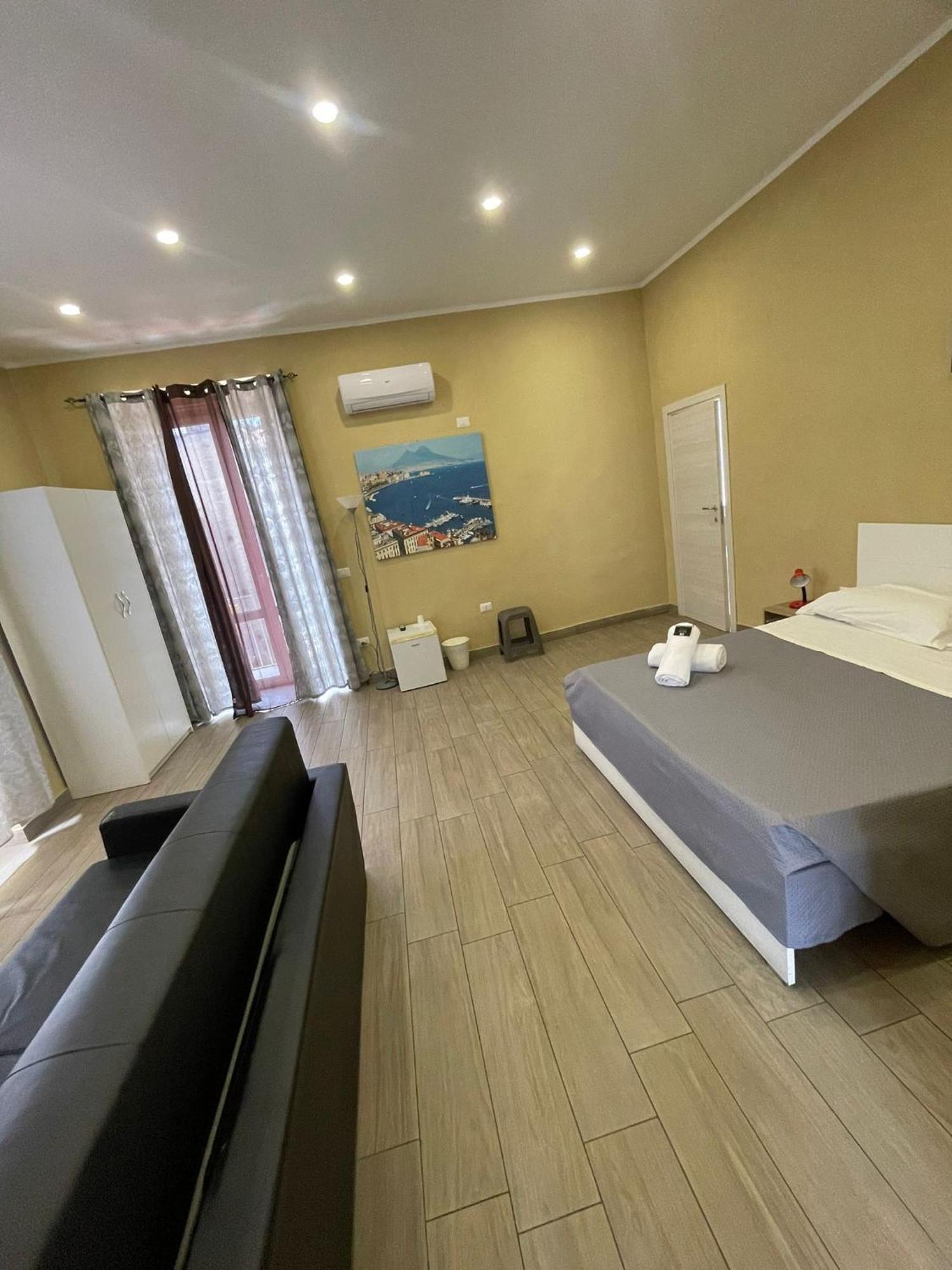 Royal Dante Bed and Breakfast Napels Buitenkant foto