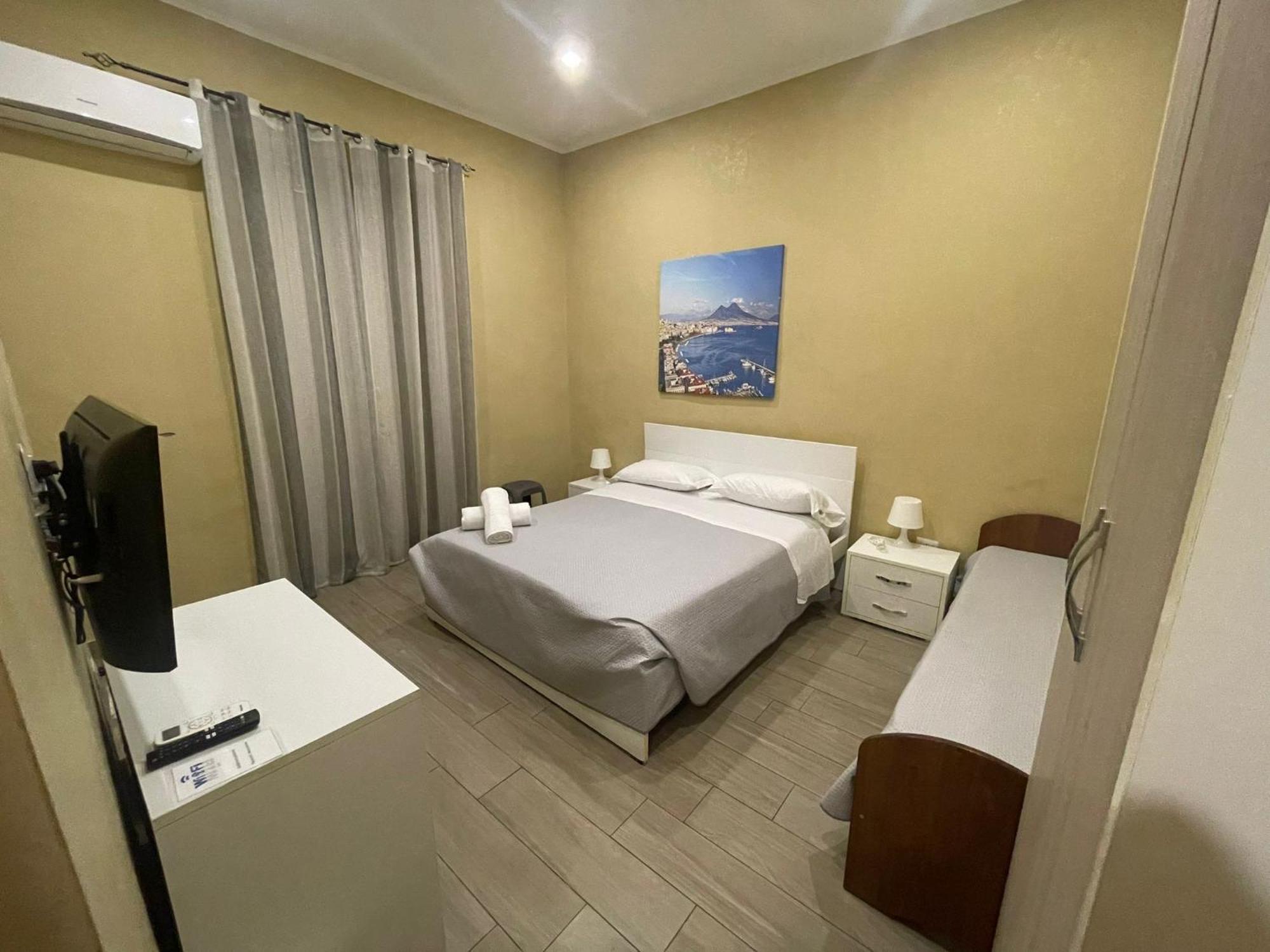 Royal Dante Bed and Breakfast Napels Buitenkant foto